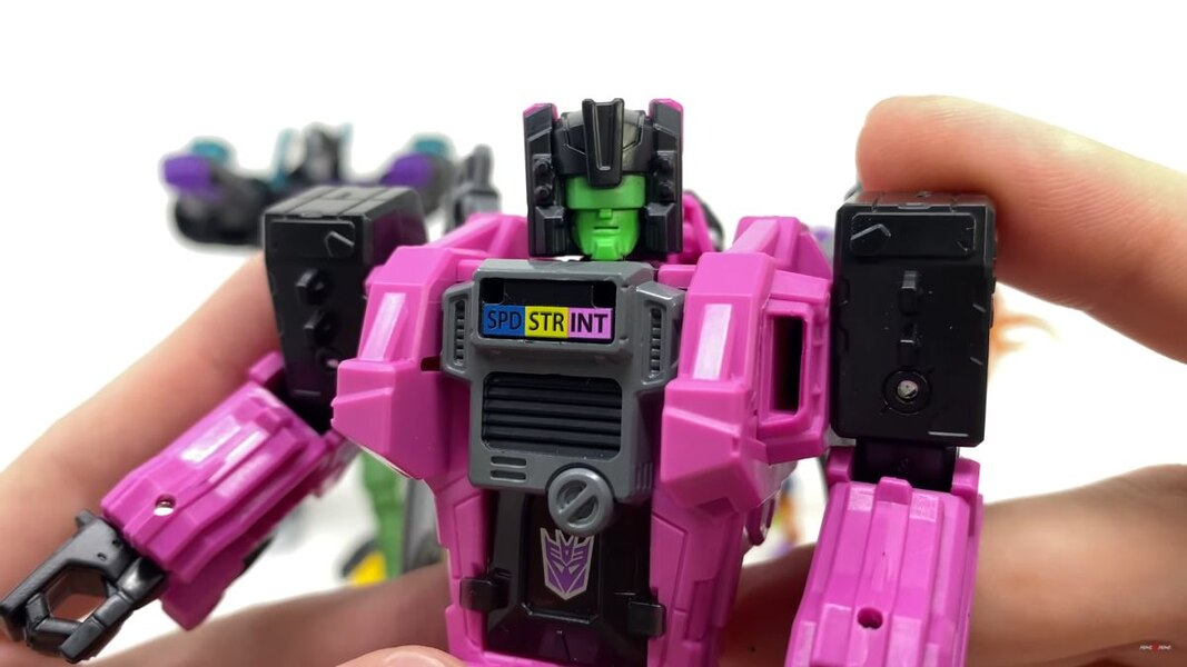 Transformers Worlds Collide 4 Pack In Hand Images  (8 of 42)